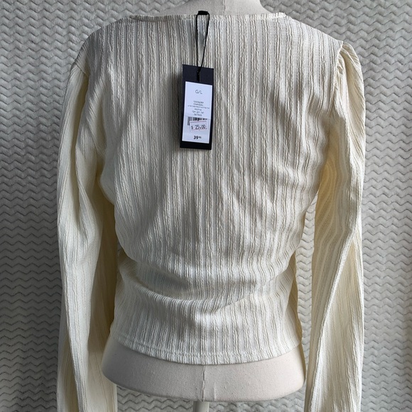 *SOLD* Dynamite Women’s Blouse - Picture 2 of 5